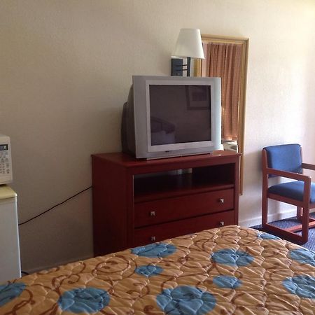 Days Inn Panama City 23Rd Street Екстериор снимка